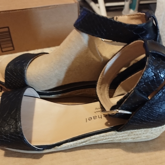 New Eric Michael sandal Black Women's Size 38 - Picture 3 of 7